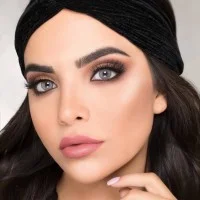 Victoria Maroun Gray - Renkli Lens